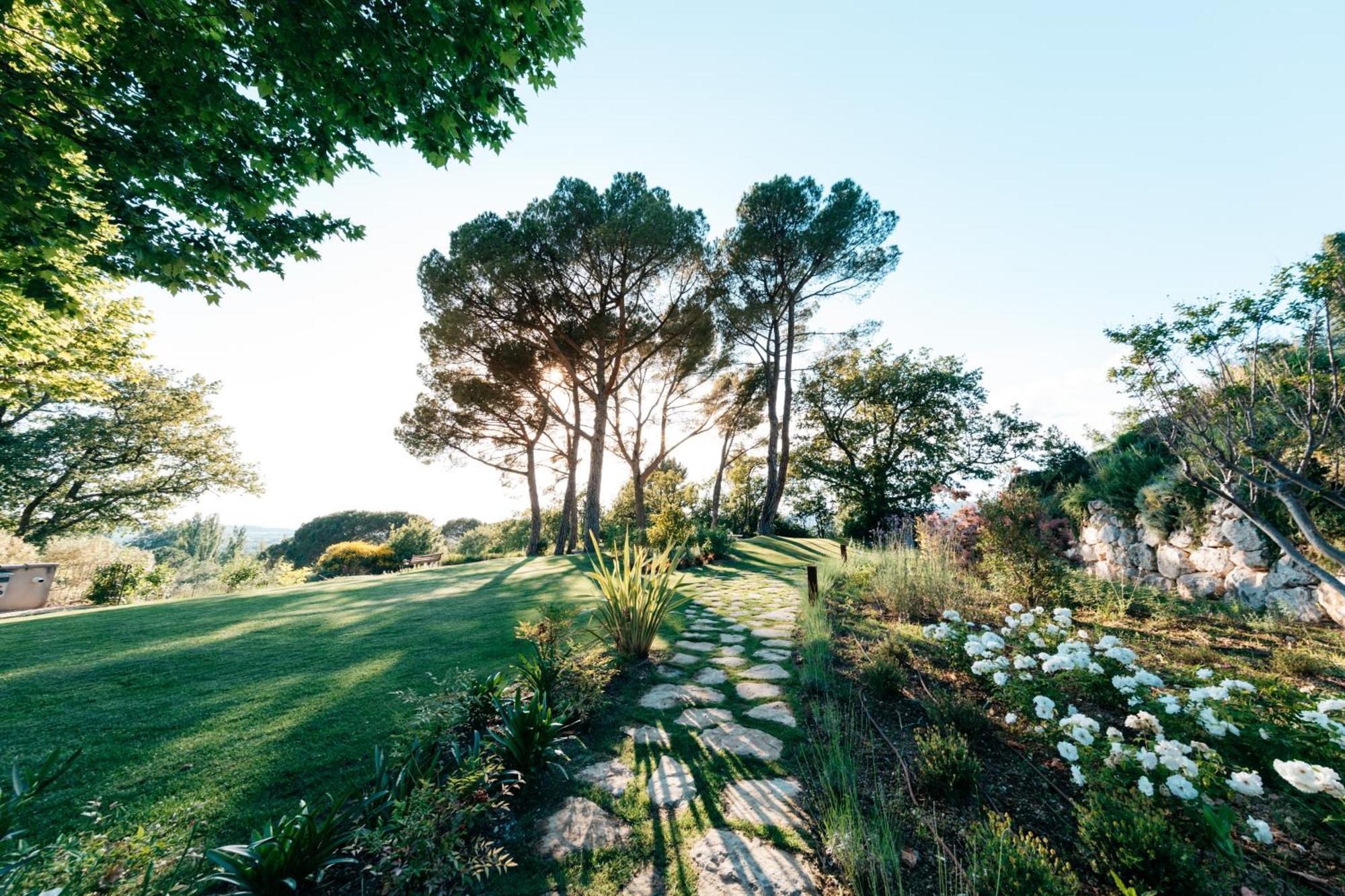 Domaine Perreal Les Gites Gargas  Room photo